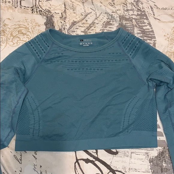 Athletic long sleeve crop top - Picture 2 of 5